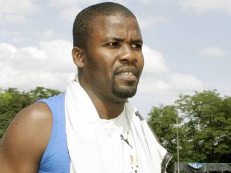 Kuffour per Fernsehbeweis gesperrt Int. Fußball kicker