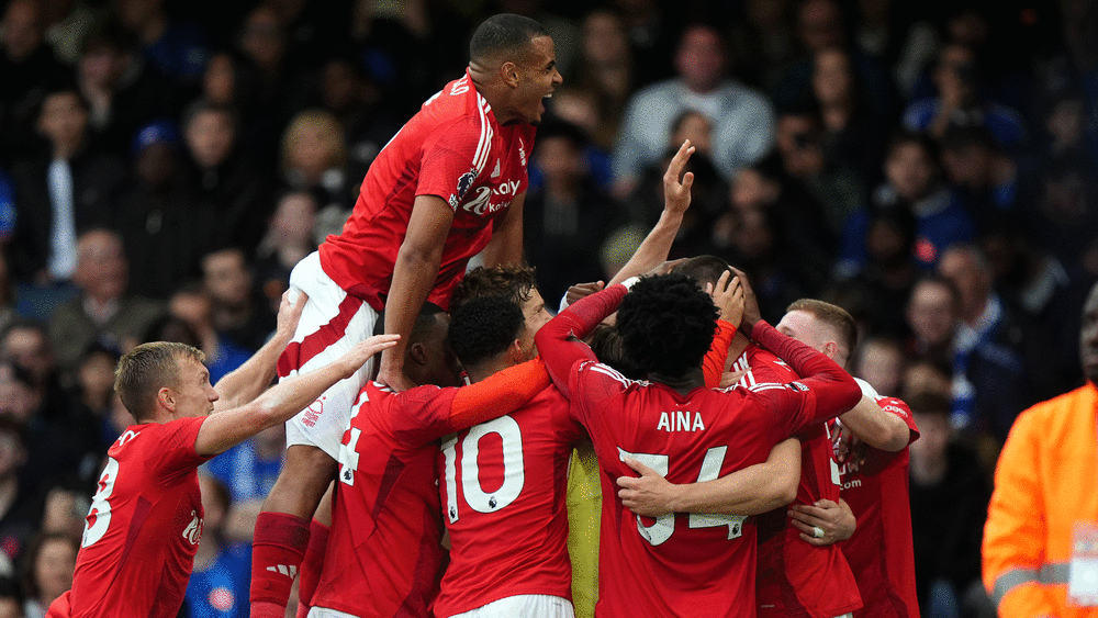 Jubel nach der Pause: Nottingham ging an der Stamford Bridge zunächst in Führung.
