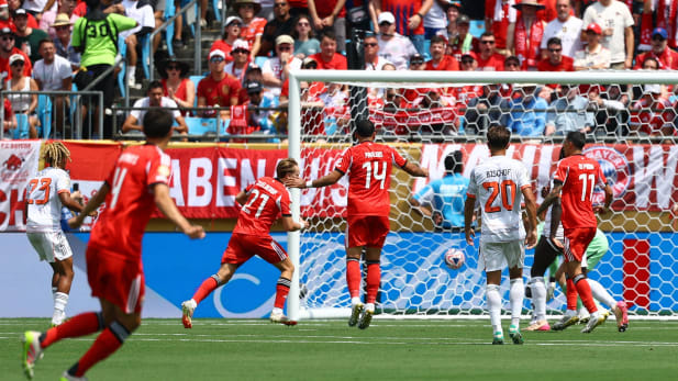 Benfica geht in Führung