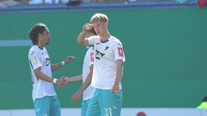 ALMANYA, DFB Kupası 1. tur, FC Hansa Rostock - TSG Hoffenheim 16.08.2025, Ostseestadion, Rostock, ALMANYA, DFB Kupası 1. tur, FC Hansa Rostock - TSG Hoffenheim, resimde Max Moerstedt (Hoffenheim) skoru 2-0 yapan gol için mutlu. *** ALMANYA, DFB Kupası 1. tur, FC Hansa Rostock - TSG Hoffenheim 16 08 2025, Ostseestadion, Rostock, ALMANYA, DFB Kupası 1. tur, FC Hansa Rostock - TSG Hoffenheim, resimde Max Moerstedt Hoffenheim skoru 2-0 yapan gol için mutlu. nordphotoxGmbHx xBratic nph00250