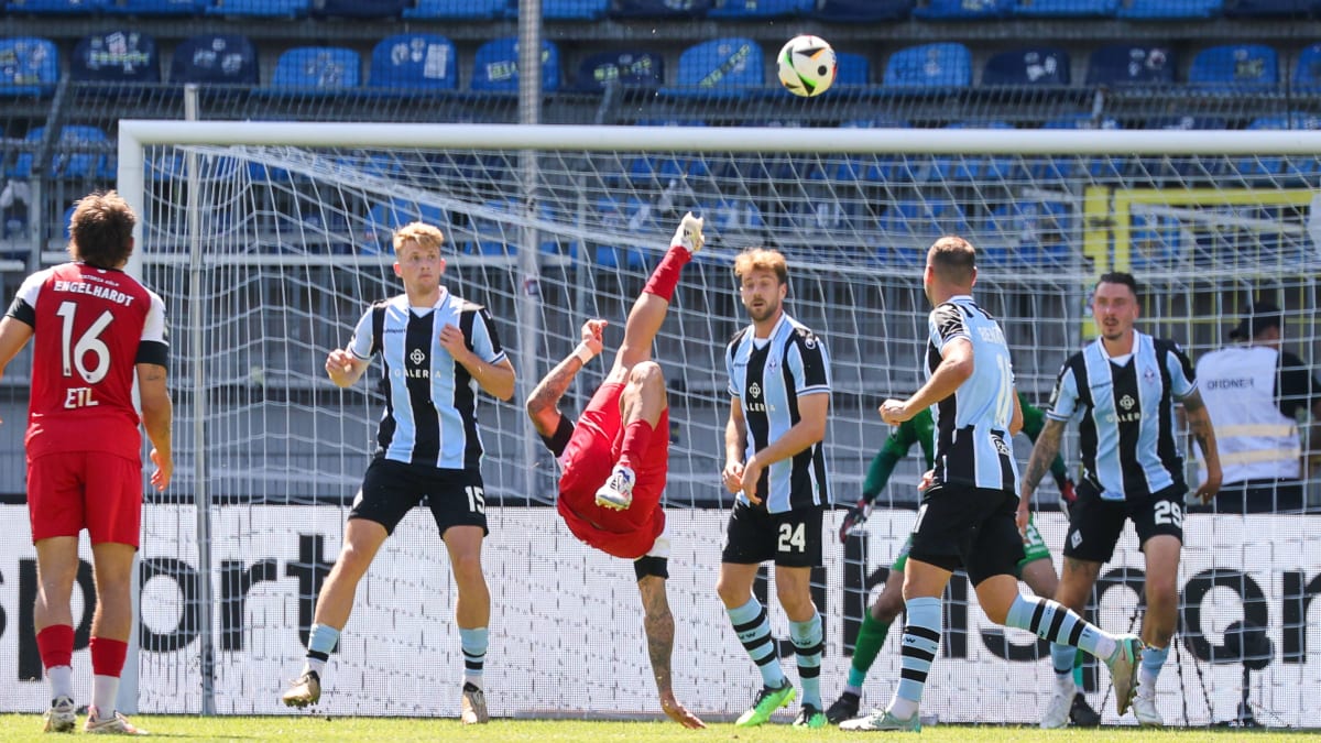 Lobinger's incredible dream overhead kick: Viktoria turns the game ...
