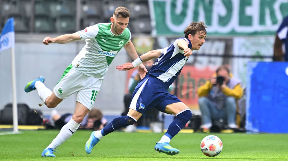 Hertha BSC - Weber macht die Tür auf: Wende bei Karbownik?