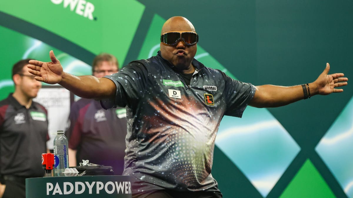 Party-im-Ally-Pally-Gates-schwingt-die-H-ften-und-gewinnt