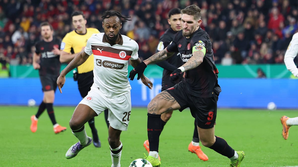 Herrliche-Hereingabe-Schick-steht-goldrichtig-Leverkusen-steht-im-Halbfinale