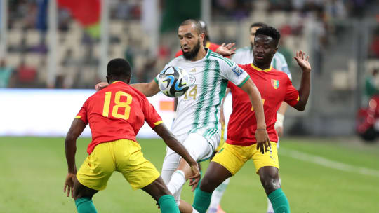 (240607) -- ALGIERS, June 7, 2024 -- Algeria s Nabil Bentaleb (C) controls the ball during the 2026 FIFA World Cup, WM, Weltmeisterschaft, Fussball CAF qualifiers football match between Algeria and Guinea at Nelson Mandela Stadium in Algiers, Algeria, June 6, 2024. (SP)ALGERIA-ALGIERS-FOOTBALL-FIFA WORLD CUP QUALIFIERS-ALGERIA VS GUINEA WuxTianyu PUBLICATIONxNOTxINxCHN