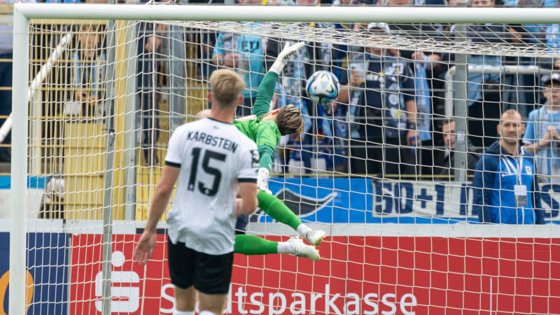 Jan-Christoph Bartels 1 (SV Waldhof Mannheim), Tor fuer TSV 1860 Muenchen 1:0, TSV 1860 Muenchen vs. SV Waldhof Mannheim, Fussball, 3. Liga, 1. Spieltag, 05.08.2023 DFB regulations prohibit any use of photographs as image sequences and or quasi-video Muenchen Bayern Deutschland *** Jan Christoph Bartels 1 SV Waldhof Mannheim , Goal for TSV 1860 Muenchen 1 0, TSV 1860 Muenchen vs SV Waldhof Mannheim, Football, 3 Liga, 1 Matchday, 05 08 2023 DFB regulations prohibit any use of photographs as image sequences and or quasi video Muenchen Bayern Germany Copyright: xkolbert-press UlrichxGamelx