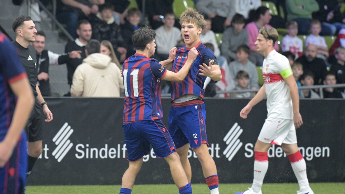 Gala-im-Finale-gegen-den-VfB-Basel-gewinnt-Mercedes-Benz-JuniorCup