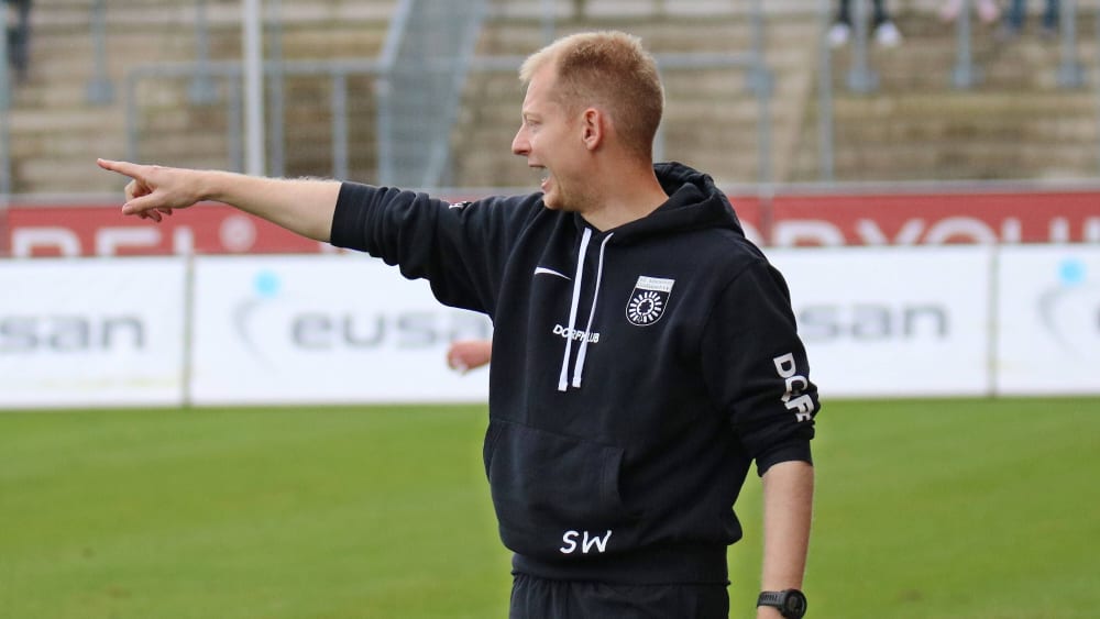 Gibt nun keine Kommandos mehr an der Großaspacher Seitenlinie: Der Regionalligist hat Trainer Steffen Weiß von seinen Aufgaben entbunden. 