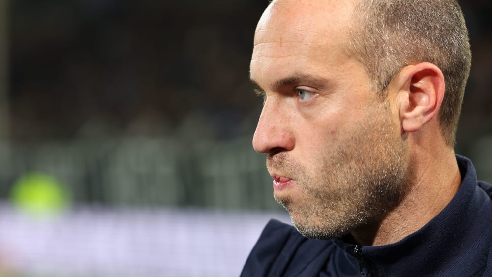 Ärgerte sich über den späten Gegentreffer im Test gegen Düsseldorf: Bielefelds Trainer Daniel Scherning.