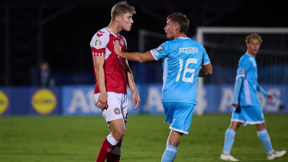 Angespannte Stimmung: Rasmus Höjlund (li.) fand beim Auswärtsspiel in San Marino keine Freunde.