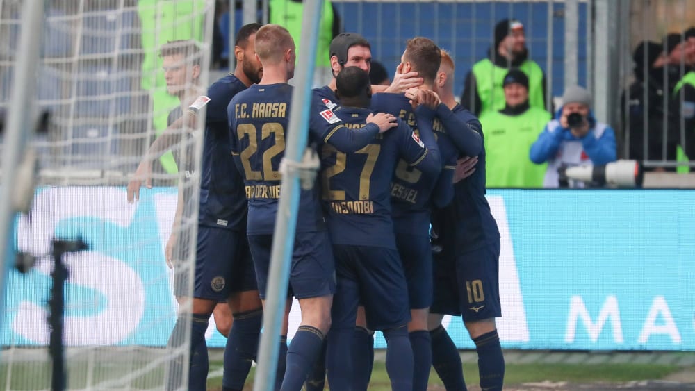 Jubel in Rostock: Der FC Hansa gewann das Ost-Duell gegen Magdeburg. 