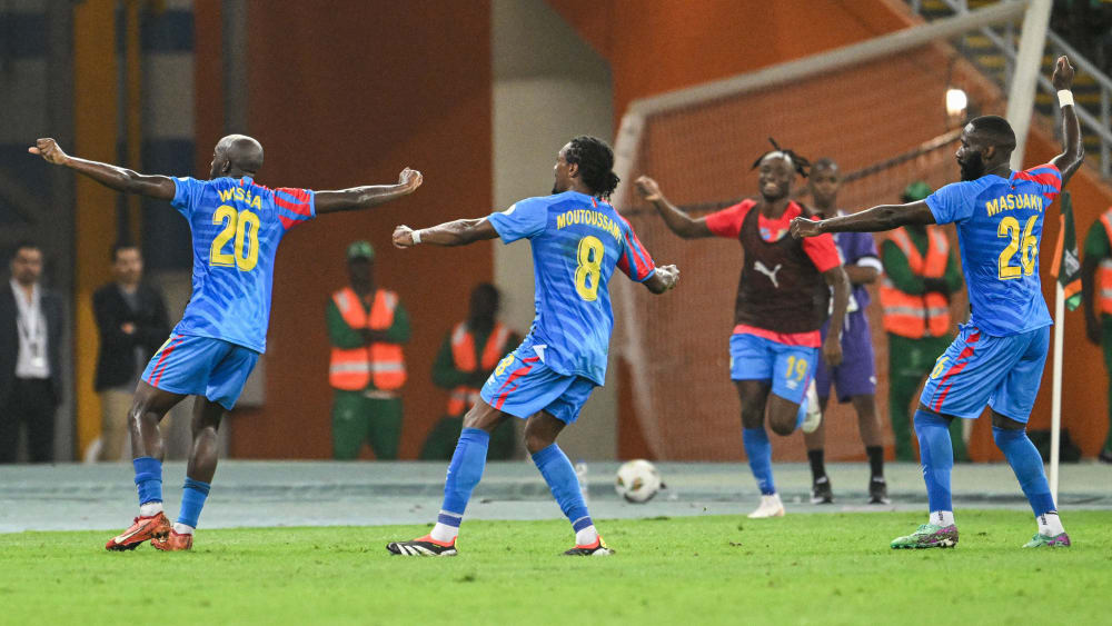 Die Spieler der DR Kongo jubeln über den Halbfinal-Einzug.