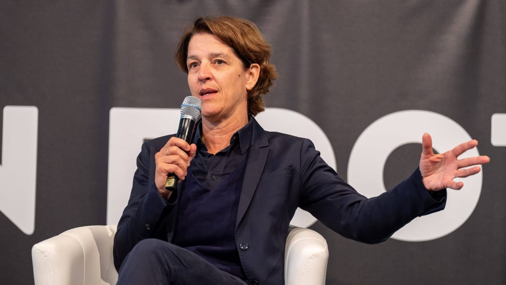 Tatjana Haenni arbeitete auch schon für UEFA, FIFA und den Schweizerischen Fußballverband.