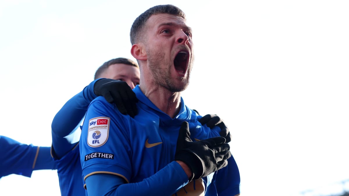 Ducksch-sorgt-f-r-Aufsehen-auch-dank-Deb-tant-Wagner