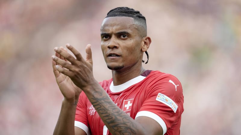 Switzerland v Italy - UEFA EURO, EM, Europameisterschaft,Fussball 2024 - Round of 16 - Olympiastadion Switzerland s Manuel Akanji applauds the fans during the UEFA Euro 2024 round of 16 match at the Olympiastadion in Berlin, Germany. Picture date: Saturday June 29, 2024. Use subject to restrictions. Editorial use only, no commercial use without prior consent from rights holder. PUBLICATIONxNOTxINxUKxIRL Copyright: xNickxPottsx 76694213
