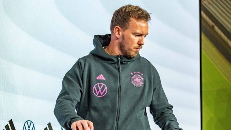 13.10.2024, Pressekonferenz vor Deutschland vs. Niederlande, Nations League Spieltag 4, Gruppe C, Niederlande Nationalmannschaft Julian Nagelsmann auf der Pressekonferenz vor dem Spiel gegen die Niederlande Wichtiger Hinweis: Gemaess den Vorgaben der DFL Deutsche Fussball Liga bzw. des DFB Deutscher Fussball-Bund ist es untersagt, in dem Stadion und oder vom Spiel angefertigte Fotoaufnahmen in Form von Sequenzbildern und oder videoaehnlichen Fotostrecken zu verwerten Foto: Bahho Kara Kirchner-Media *** 13 10 2024, Press conference before Germany vs. Netherlands, Nations League matchday 4, Group C, Netherlands national team Julian Nagelsmann at the press conference before the match against the Netherlands Important note According to the regulations of the DFL German Football League and the DFB German Football Association, it is prohibited to use photographs taken in the stadium and or of the match in the form of sequential images and or video-like photo series Photo Bahho Kara Kirchner Media Copyright: xBahhoxKara Kirchner-Mediax