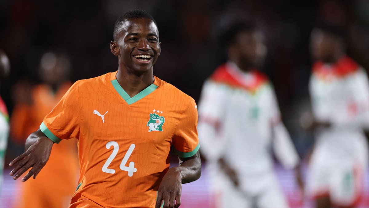 tour-solo-ber-den-gesamten-platz-elfenbeink-ste-dominant