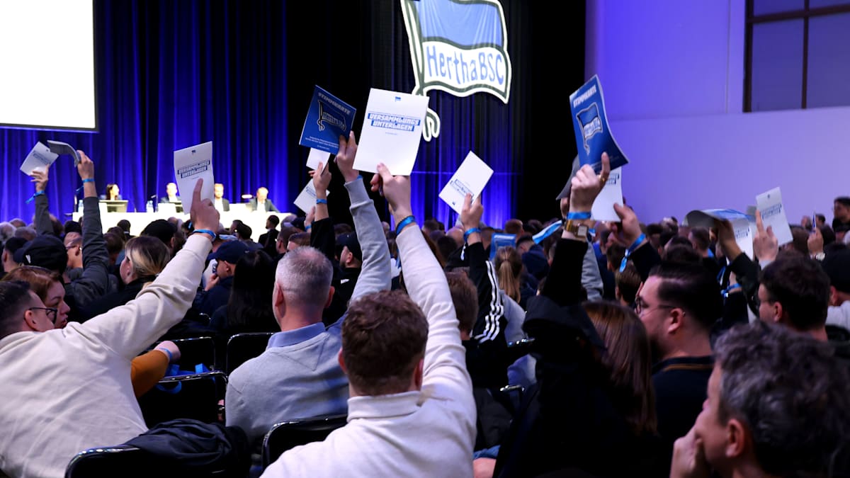 Herthas Mitgliederversammlung: Viel Zündstoff und ein Zweikampf