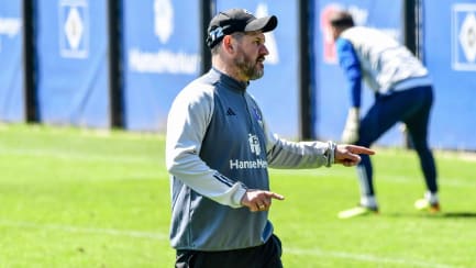 Trainer Steffen Baumgart und der HSV gehen gleich zweimal ins Trainingslager.