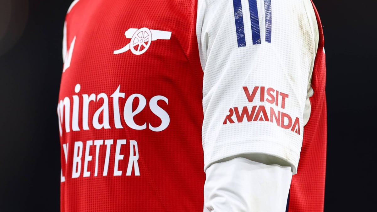 "Visit Tottenham": Arsenal-Fans protestieren gegen Ruanda-Sponsoring