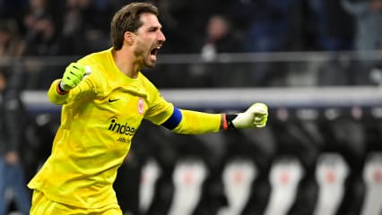 Großer Jubel bei Kevin Trapp: Nach vier sieglosen Spielen feierte Eintracht Frankfurt wieder einen Dreier.
