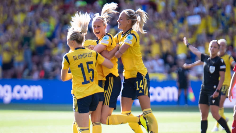 Jubelnde Schwedinnen beim 2:1-Erfolg gegen die Schweiz.&nbsp;