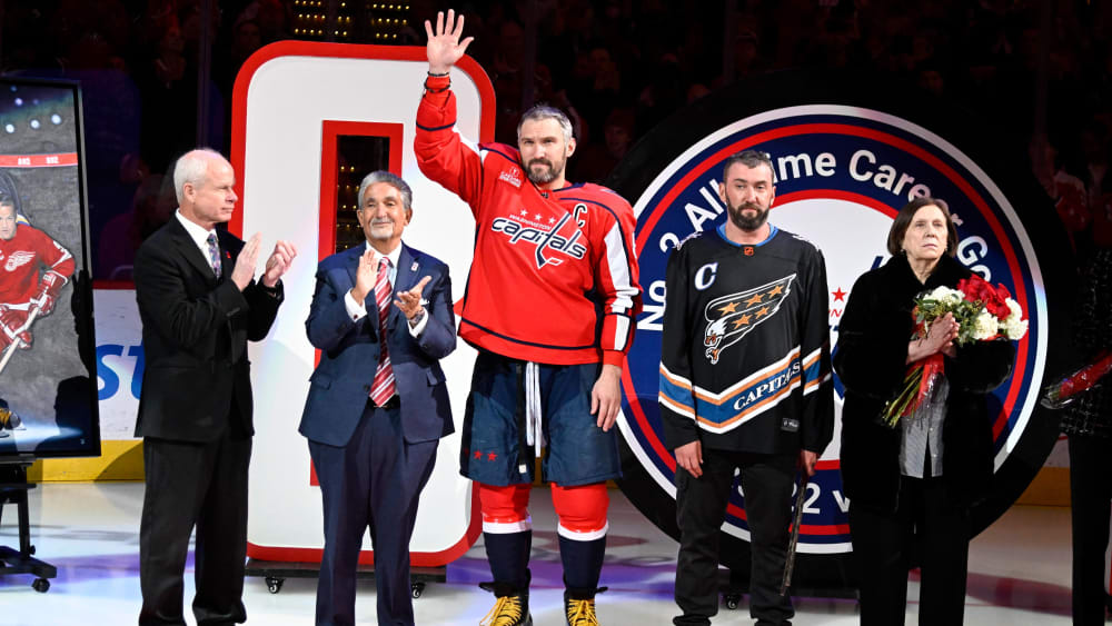 Alex Ovechkin schnappte sich gegen die Blue Jackets einen NHL-Rekord - schon vor dem Spiel war er ausgezeichnet worden.