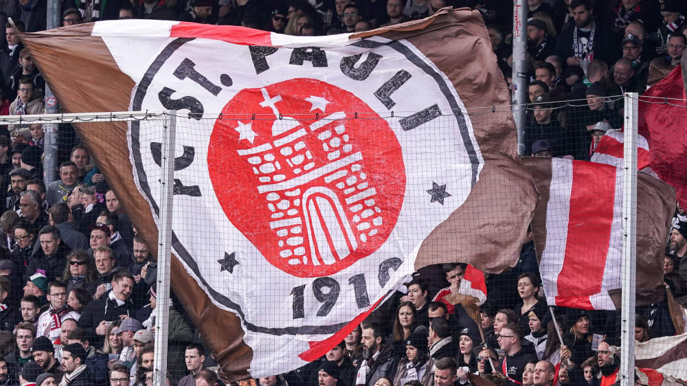 Knapp 30.000 Euro Strafe muss der FC St. Pauli wegen Ausschreitungen der eigenen Fans zahlen.