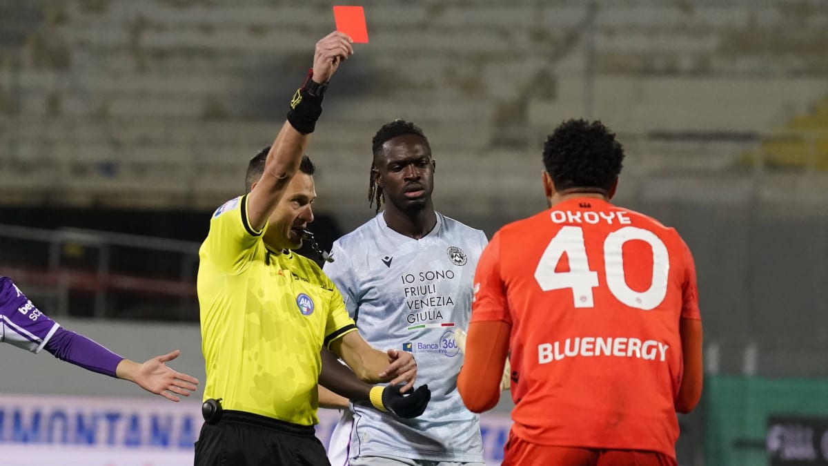 Der-Anfang-vom-bel-F-r-dieses-Handspiel-sah-Okoye-die-Rote-Karte