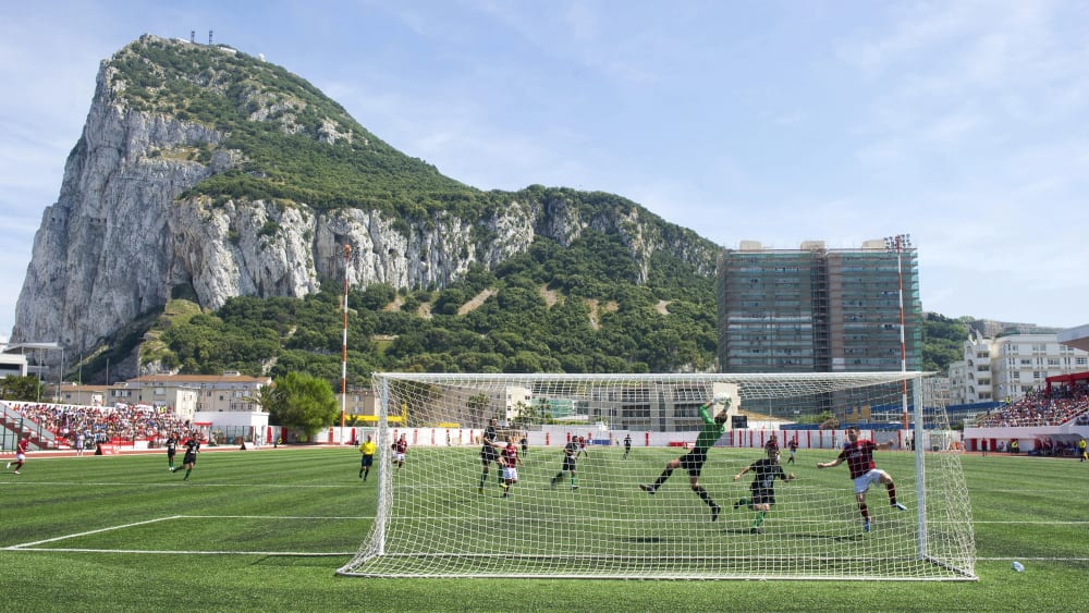 Heimst&#228;tte eines Rekords: Das Victoria Stadium in Gibraltar.
