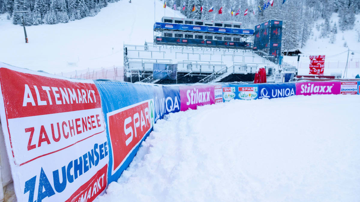 Heftiger-Schneefall-Super-G-in-Zauchensee-abgesagt