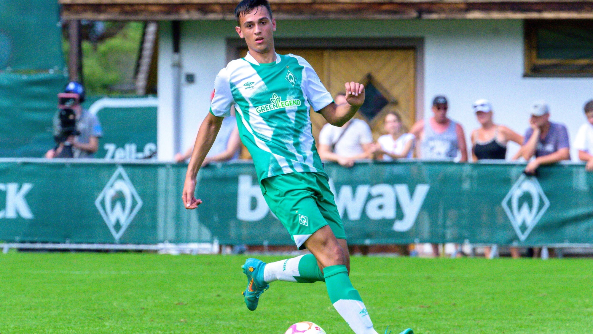 Werder Bremen - Fabio Chiarodia (17)