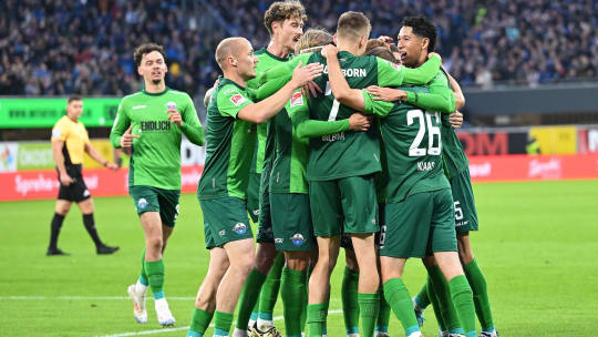 Die Spieler des SC Paderborn durften einen Heimsieg bejubeln.