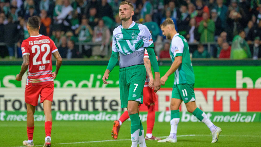 Bedient nach seinem Fehlschuss: Werder-Stürmer Marvin Ducksch.