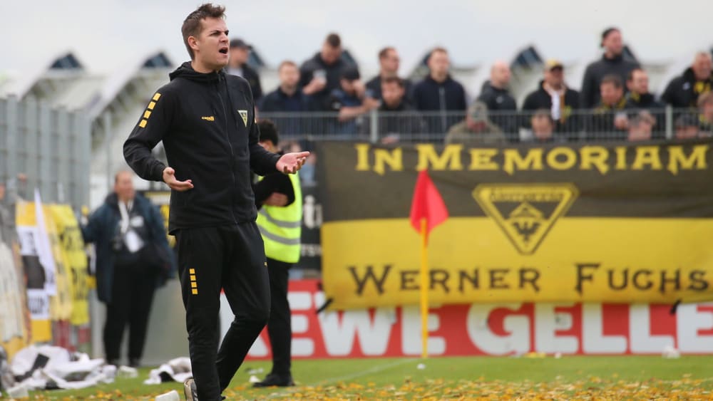 Seine Maßnahmen fruchten: Interimstrainer Helge Hohl hat mit Alemannia Aachen bislang alle Spiele gewonnen.