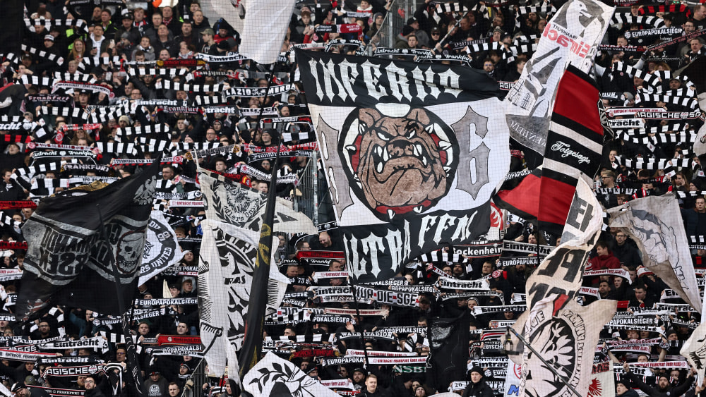Auf nach Neapel: Die Fans von Eintracht Frankfurt können nun möglicherweise doch nach Neapel reisen.