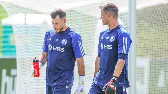 Marius Müller (l.) und Michael Langer im Schalker Trainingslager.