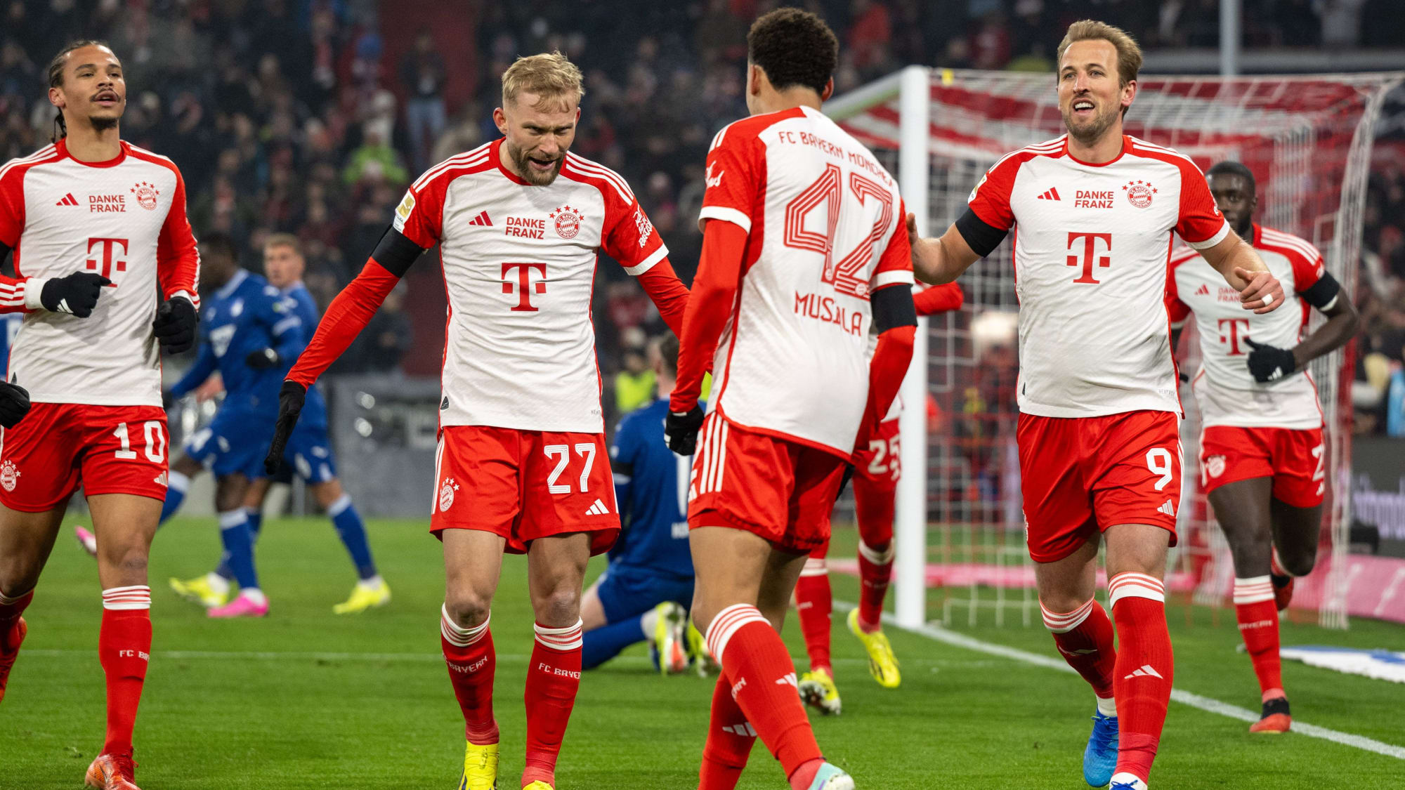 Torjubel zum 1:0, Leroy Sane #10 (FC Bayern Muenchen), Konrad Laimer #27 (FC Bayern Muenchen), Jamal Musiala #42 (FC Bayern Muenchen), Harry Kane #9 (FC Bayern Muenchen), FC Bayern Muenchen vs. TSG 1899 Hoffenheim, Fussball, Bundesliga, 17. Spieltag, 12.01.2024

DFB regulations prohibit any use of photographs as image sequences and/or quasi-video