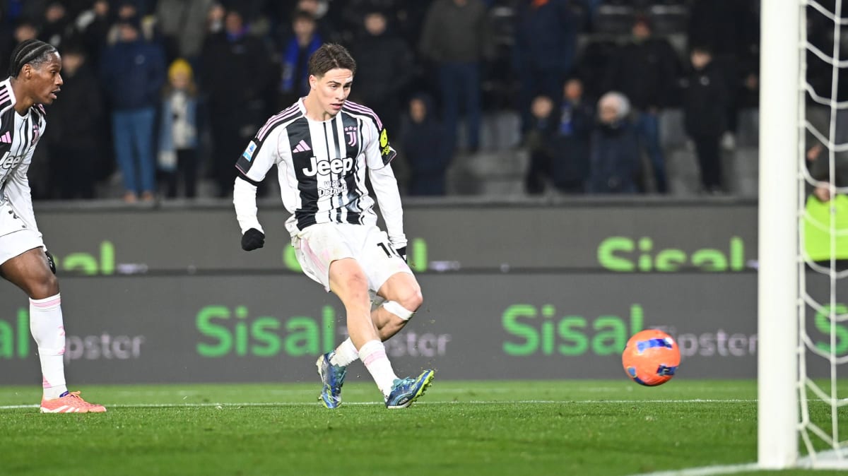 Verteidiger-ausgetanzt-Yildiz-macht-alles-klar