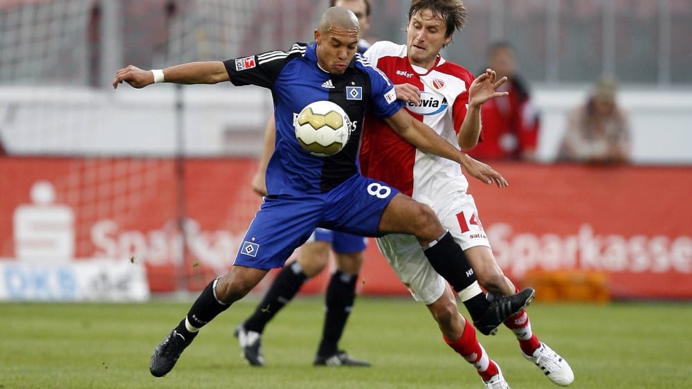 wechselte im Januar 2009 vom HSV zu Manchester City.