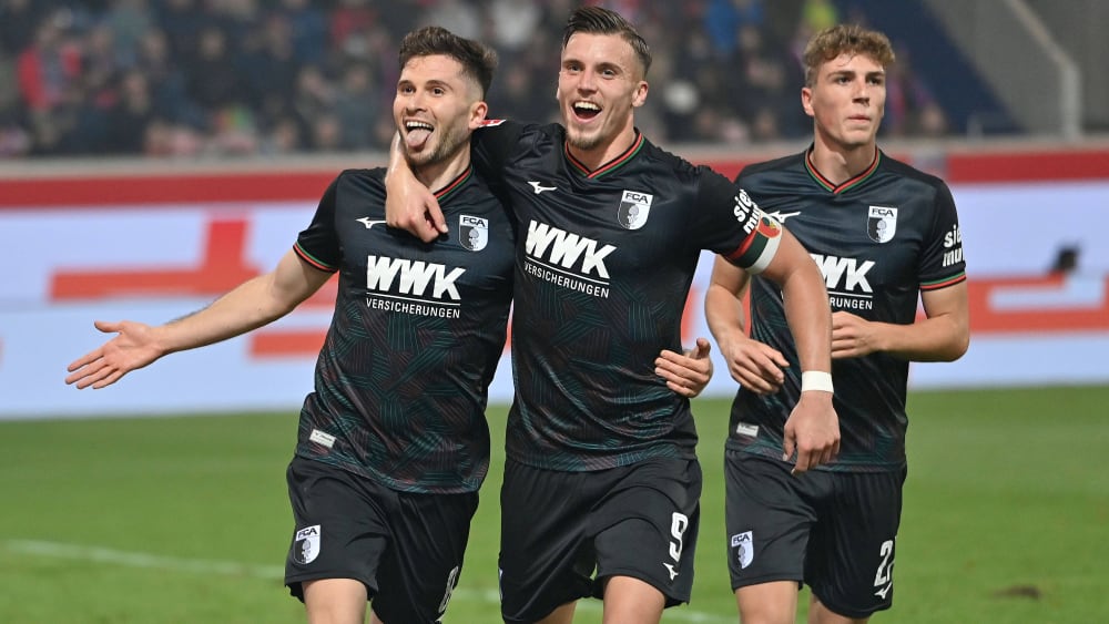 FC Augsburg: 9 Torschützen