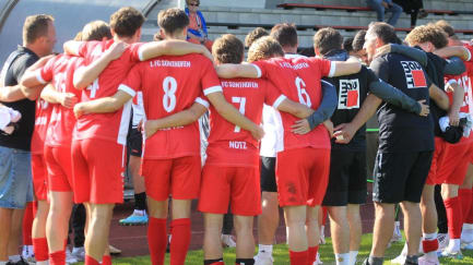 Verteidigen im Kollektiv: Der 1. FC Sonthofen ist jüngst defensiv stabiler aufgetreten.