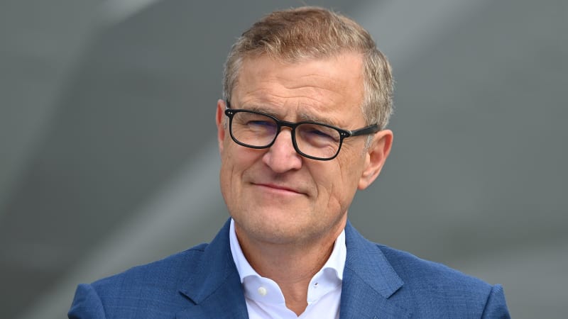 Jan Christian DREESEN (Vorstandsvorsitzender FCB),
Einzelbild,angeschnittenes Einzelmotiv,Portraet,Portrait,Portr?t.
Startschuss zur Errichtung eines elektrischen Ladeparks fuer Nutzfahrzeuge an der Allianz Arena (Kooperationsprojekt des FC Bayern Muenchen mit MAN Truck und  Bus)  am 27.08.2024.
?