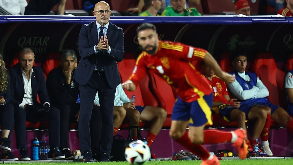Von seinem Team komplett überzeugt: Spaniens Coach Luis de la Fuente.