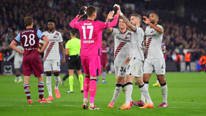 Bayer 04 Leverkusen celebrate their aggregate win during the UEFA Europa League match between West Ham United and Bayer 04 Leverkusen at the London Stadium, Queen Elizabeth Olympic Park , London, England on 18 April 2024. Copyright: xPhilxHutchinsonx 40560022