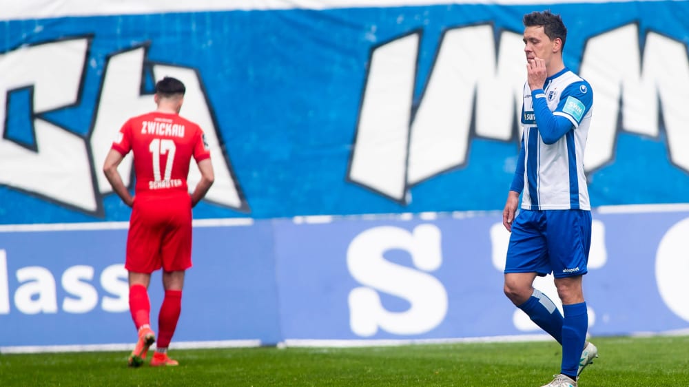 Magdeburg erzielte nach dem Platzverweis gegen Alexander Bittroff (re.) immerhin noch einen Punkt gegen Zwickau.