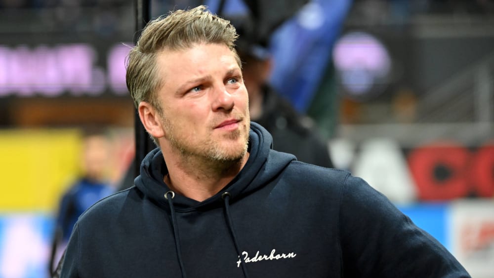 Kritisierte seine Mannschaft nach der Niederlage in Regensburg: Paderborns Trainer Lukas Kwasniok.