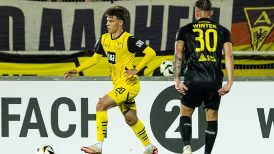 Julian Hettwer (Borussia Dortmund II, 20), Nils Winter (Alemannia Aachen, 30)

3.Liga 6.Spieltag: Borussia Dortmund II - Alemannia Aachen; Rote Erde, Dortmund; 22.09.2024 

DFB REGULATIONS PROHIBIT ANY USE OF PHOTOGRAPHS AS IMAGE SEQUENCES AND/OR QUASI-VIDEO.