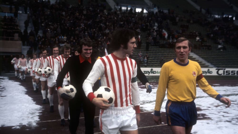 Peter Kaack (re., hier mit Franz Beckenbauer und Torwart Sepp Maier vom FC Bayern).