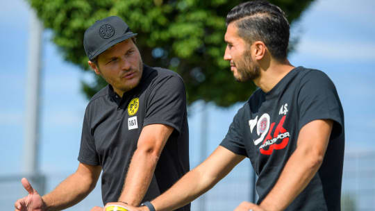 Rückkehr an alte Wirkungsstätte: Nuri Sahin (li.) unterstützt künftig BVB-Chefcoach Edin Terzic (M.) an der Seitenlinie.